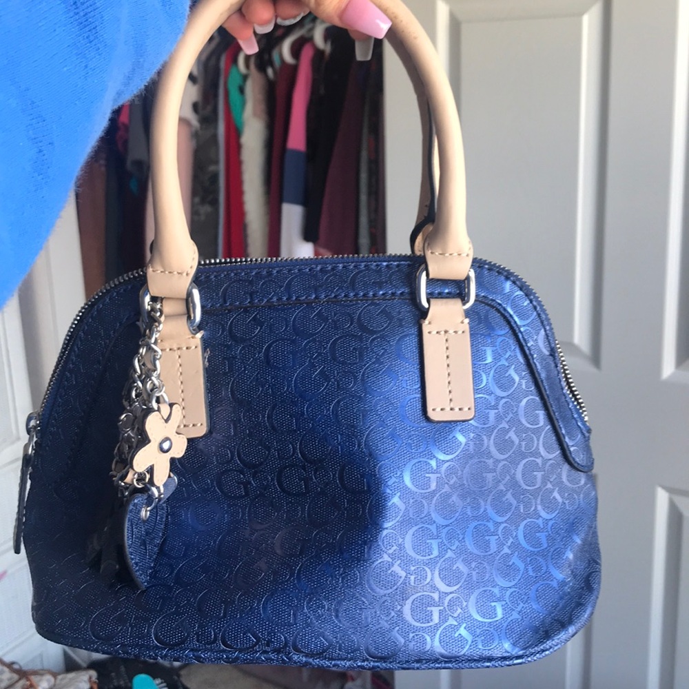 guess purse.